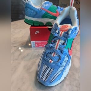 Brand New NIKE VOMERO 5 BG Size 6 Youth IB7728 412